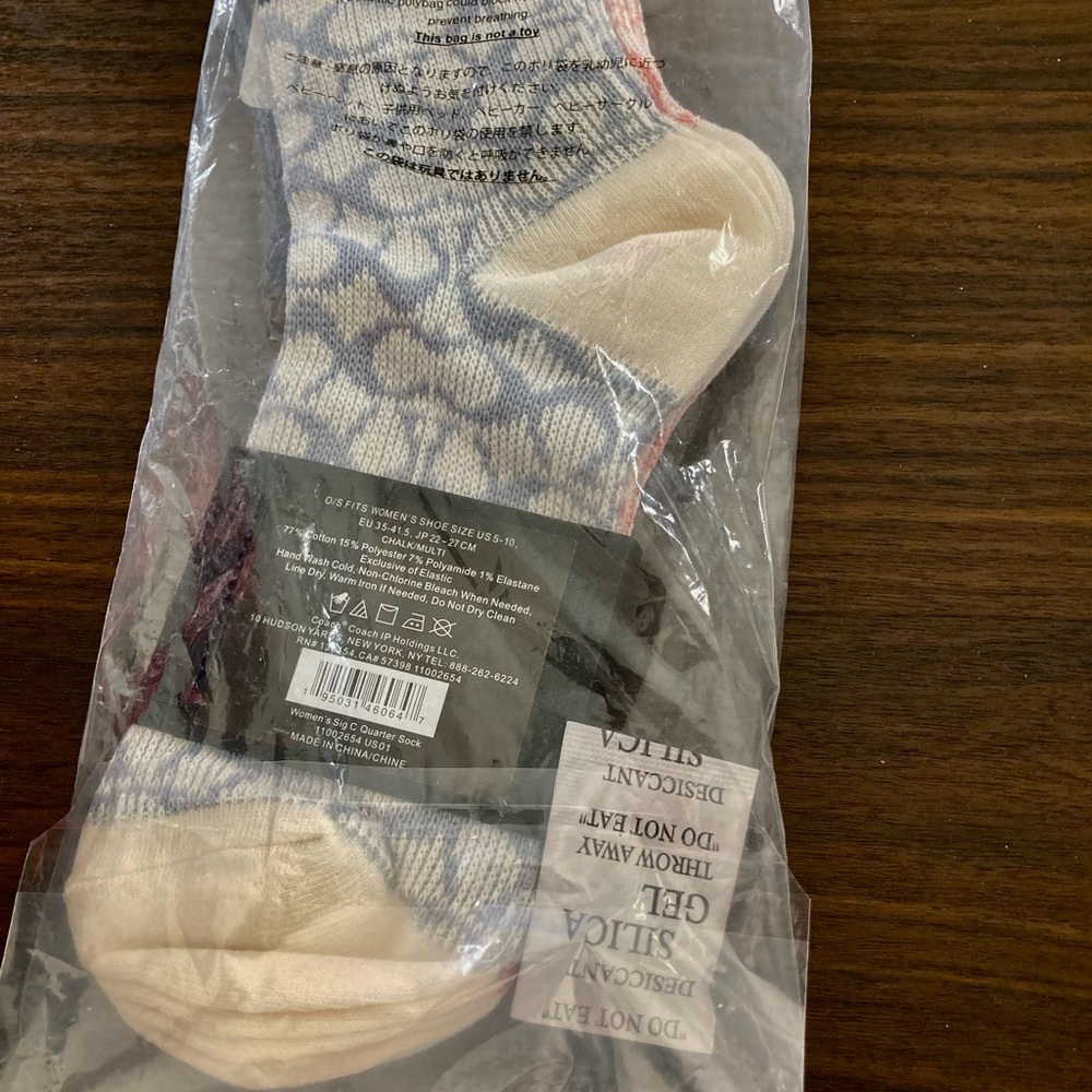 New COACH Women’s 1/4 Socks Size 5-10 Chalk & Multi (2 Pair In Sealed Coach Pk)